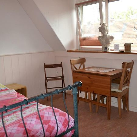 B&B Macbed Checkin-Time 1700-1800 Or Request Before You Book Alkmaar Esterno foto