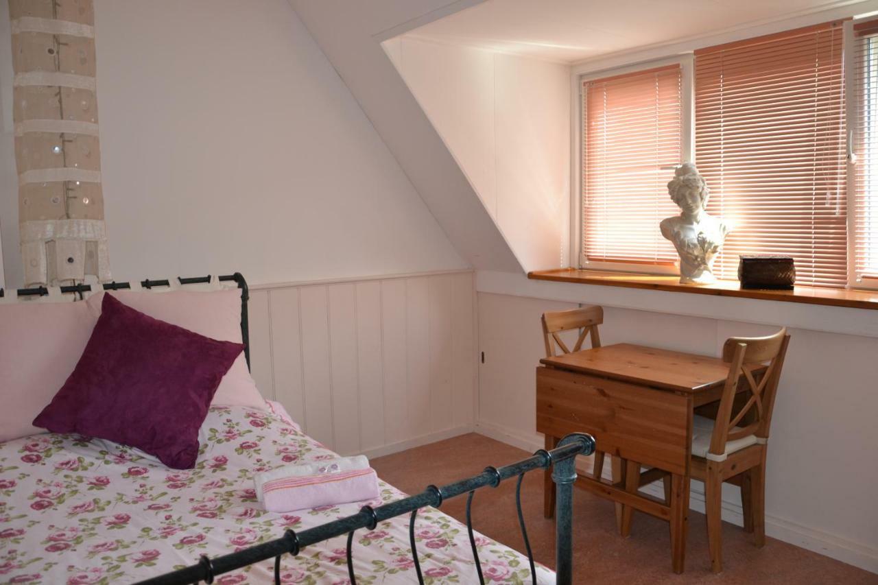 B&B Macbed Checkin-Time 1700-1800 Or Request Before You Book Alkmaar Esterno foto